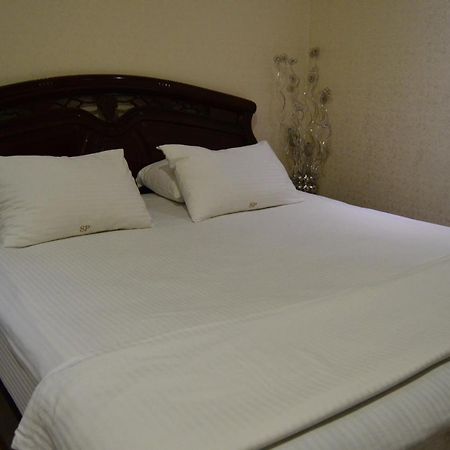 יירבאן Sochi Plaza Hotel מראה חיצוני תמונה
