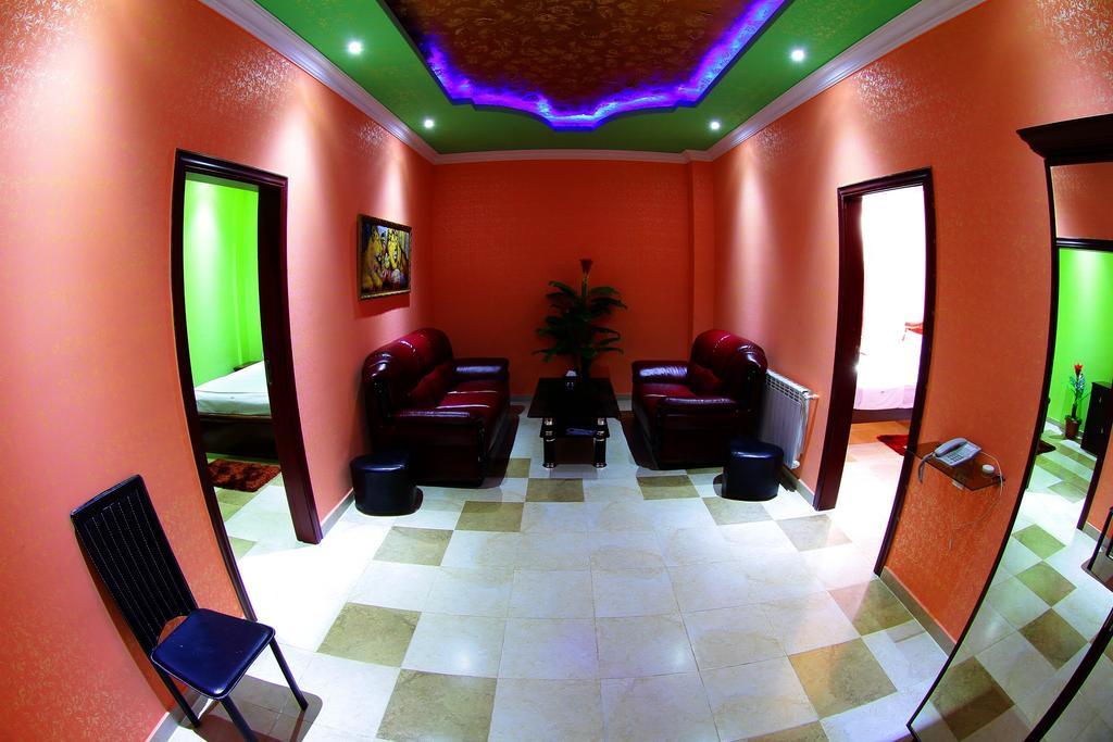 יירבאן Sochi Plaza Hotel מראה חיצוני תמונה