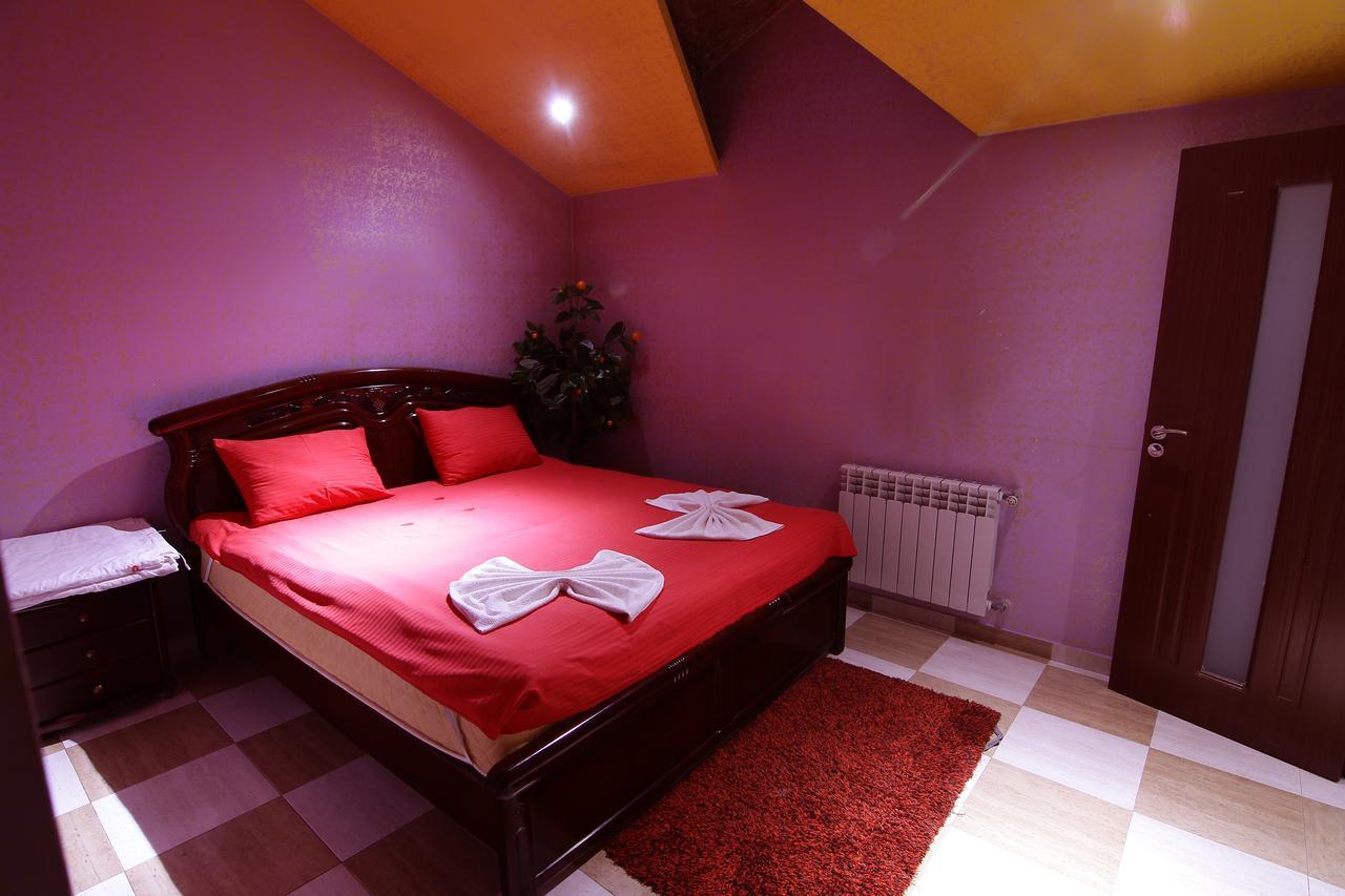 יירבאן Sochi Plaza Hotel מראה חיצוני תמונה