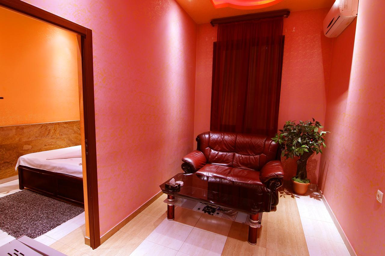 יירבאן Sochi Plaza Hotel מראה חיצוני תמונה